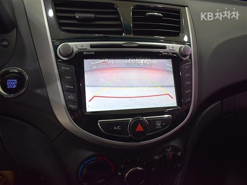 2012 - hyundai accent