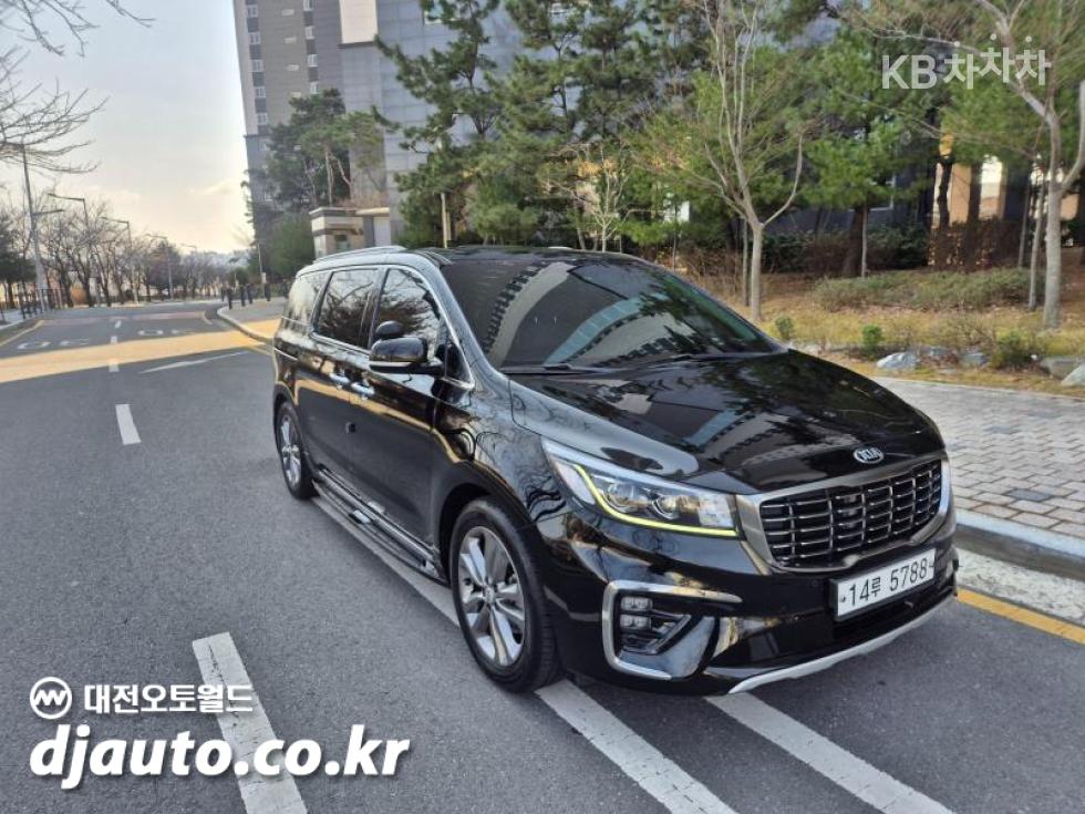 2018 - kia carnival