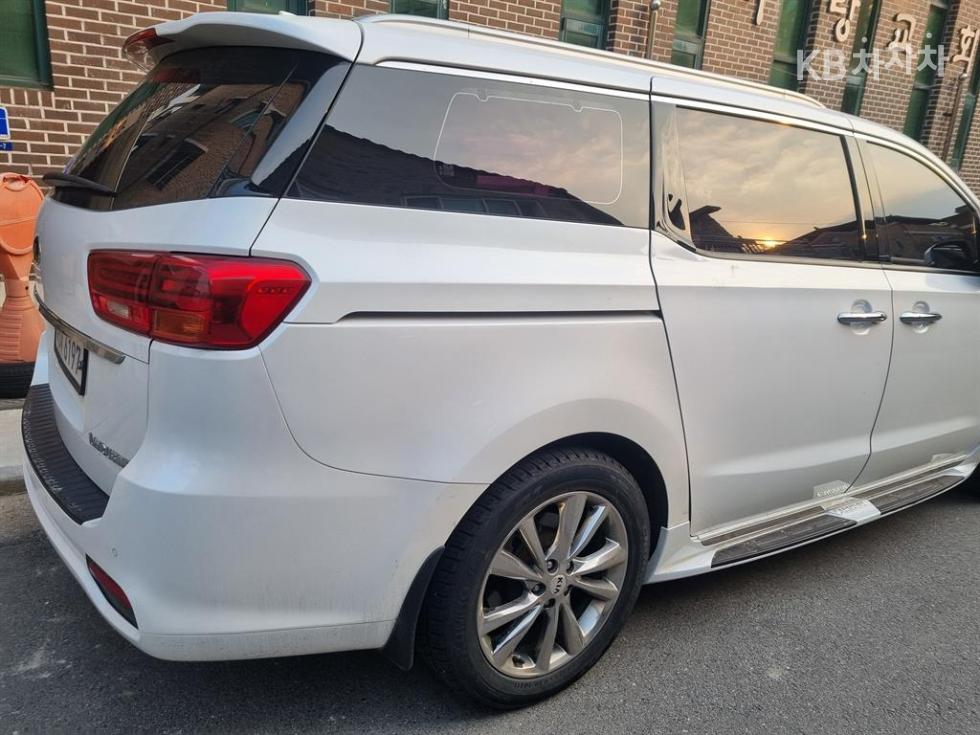 2019 - kia carnival