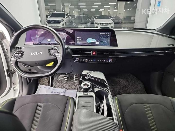 Kia EV6 GT 8