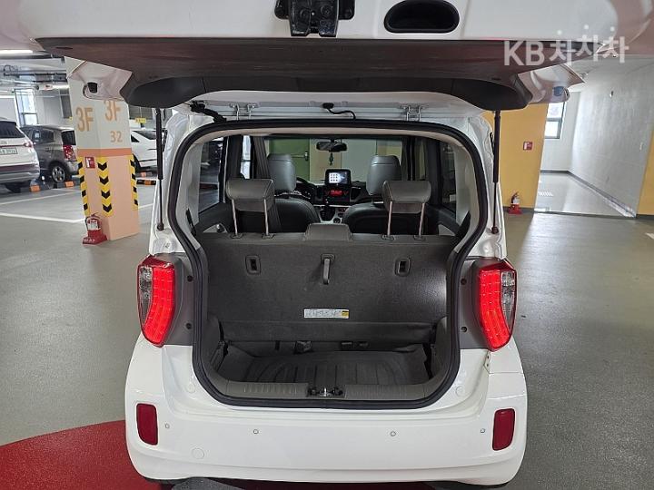 Kia Ray 1.0 Gasoline Luxury 8