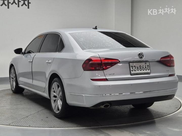 Volkswagen Passat 2.0 TSI 3