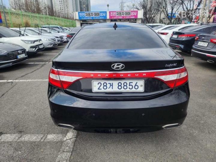 Hyundai Grandeur Hybrid Premium 4