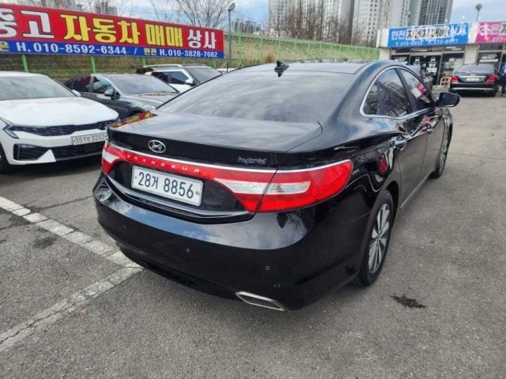 Hyundai Grandeur Hybrid Premium 5