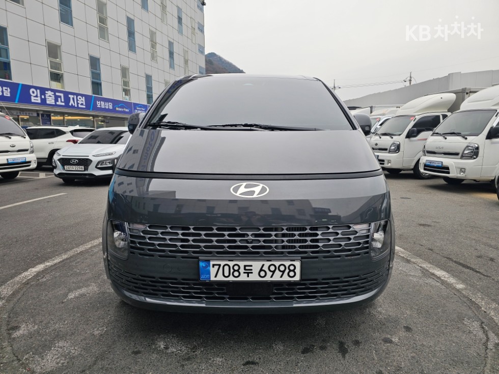 2025 hyundai staria
