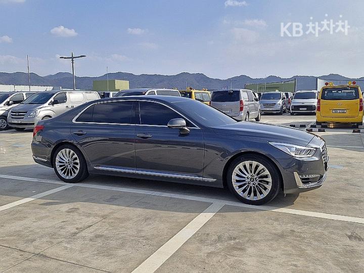 Genesis EQ900 3.8 GDI AWD Luxury 4