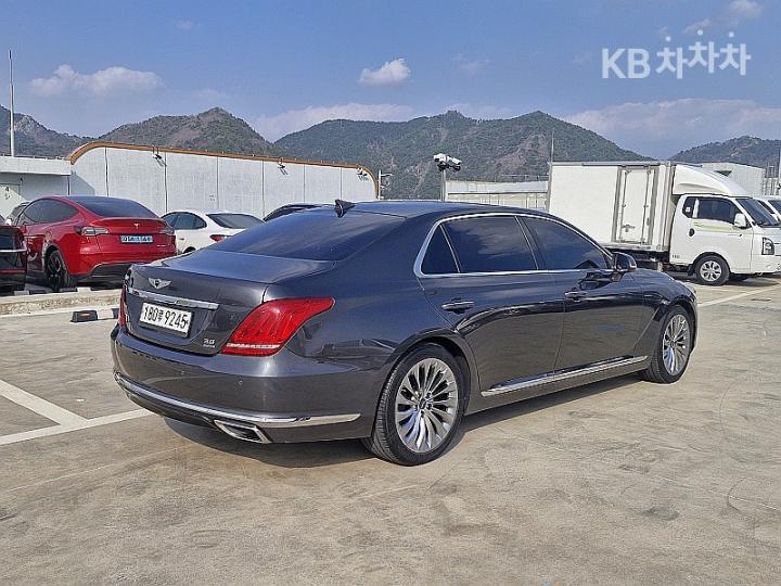 Genesis EQ900 3.8 GDI AWD Luxury 7