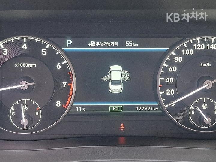 Genesis EQ900 3.8 GDI AWD Luxury 9