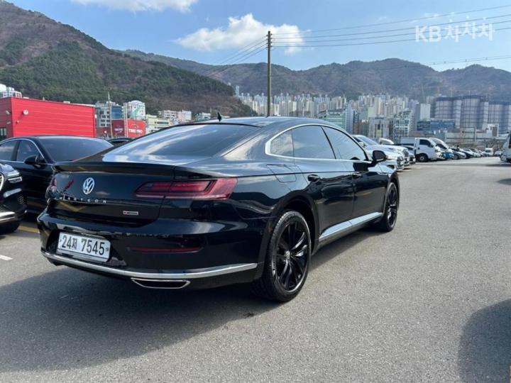 Volkswagen Arteon 2.0 TDI Elegance Prestige 6