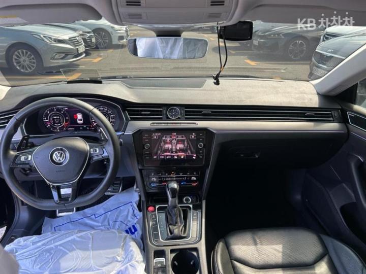 Volkswagen Arteon 2.0 TDI Elegance Prestige 9