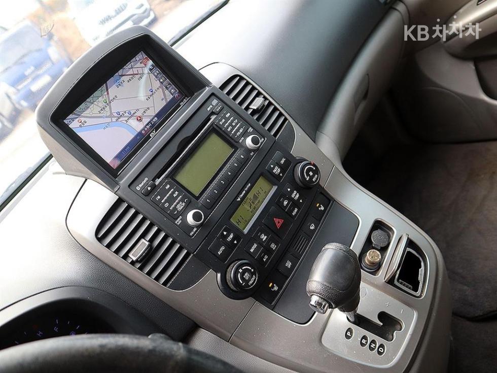 2012 - kia carnival