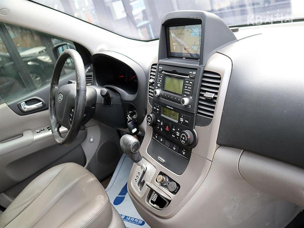 2012 - kia carnival