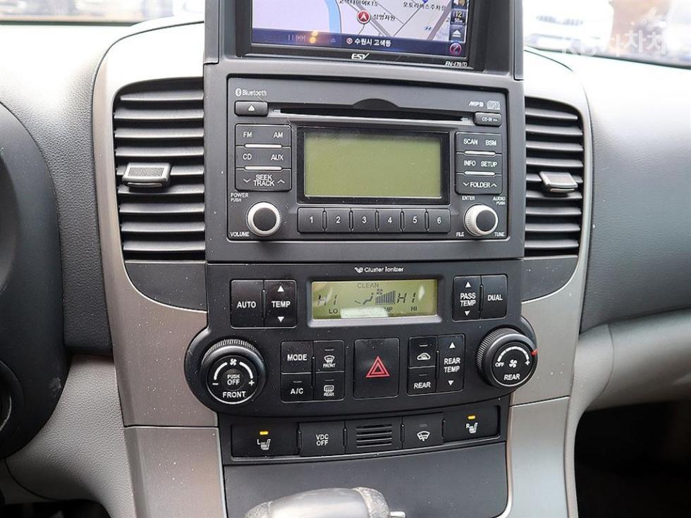 2012 - kia carnival