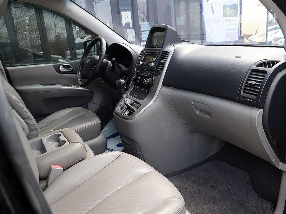 2012 - kia carnival