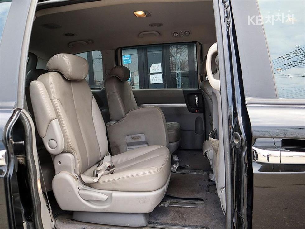 2012 - kia carnival