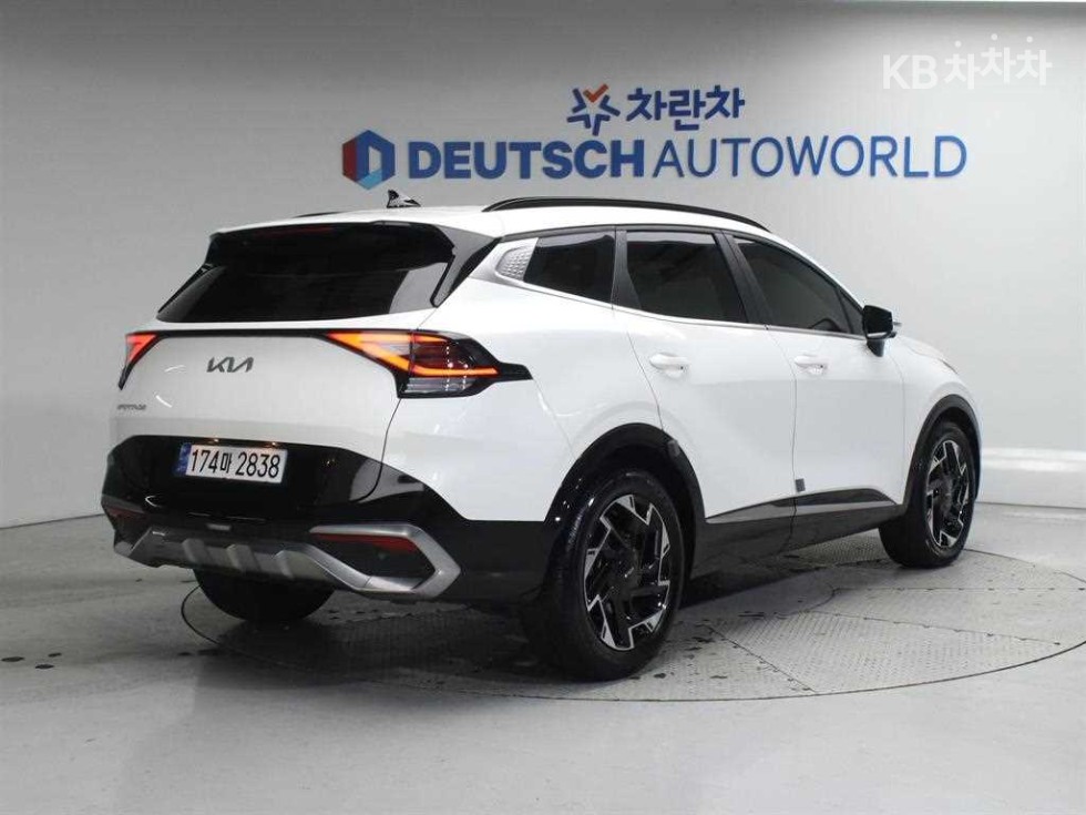 2022 - kia sportage