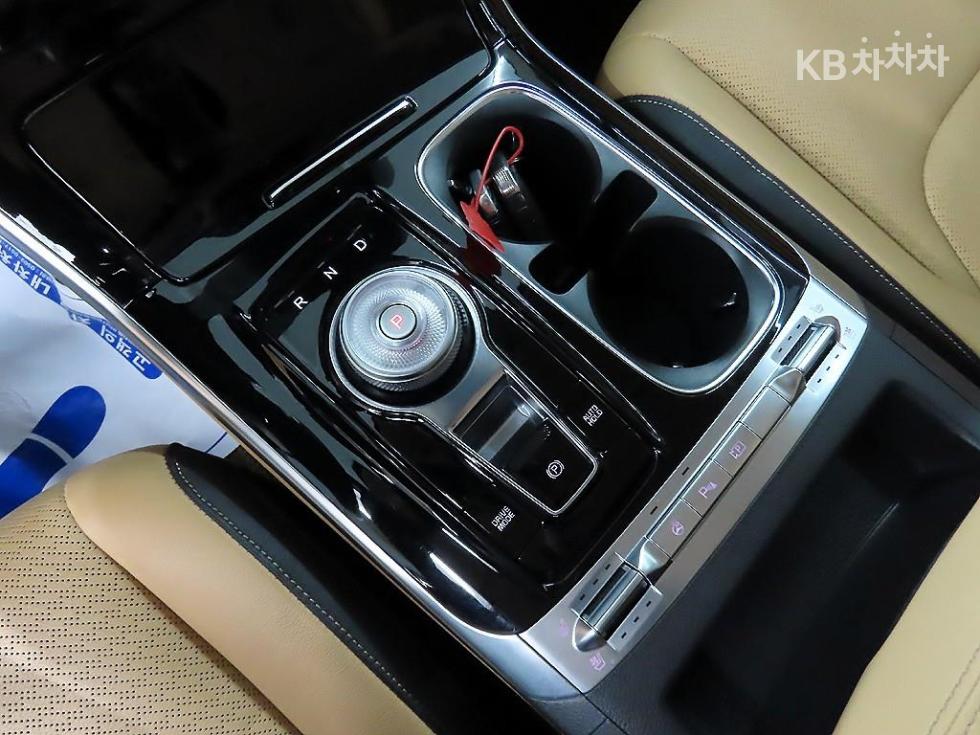 2023 - kia carnival
