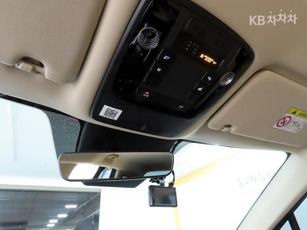 2023 - kia carnival