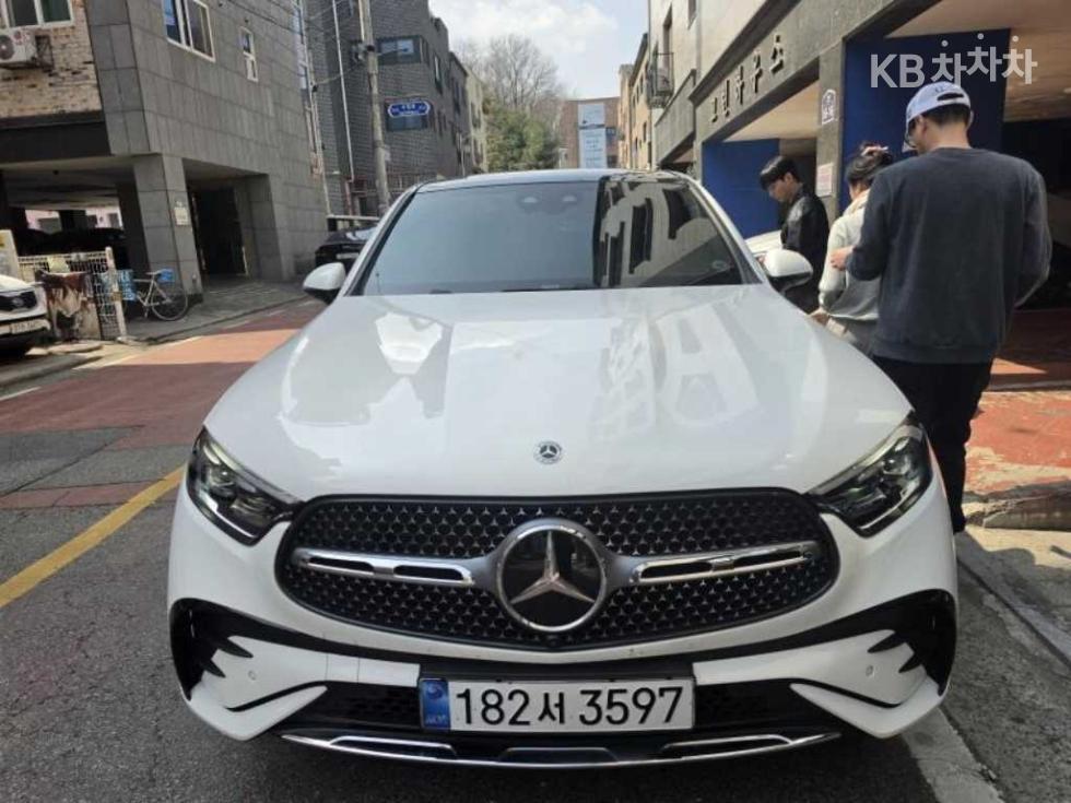 Mercedes-Benz GLC(X254) GLC300 4Matic Coupe 아방가르드 - фото 1
