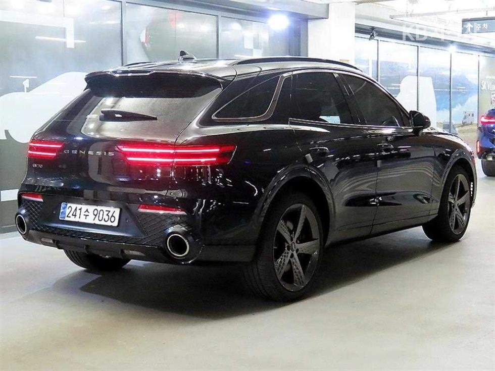 2024 Genesis GV70 photo