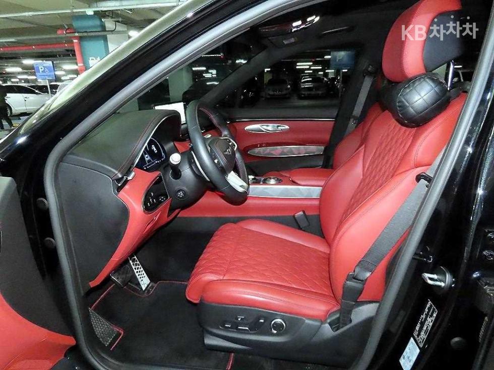 2024 Genesis GV70 photo