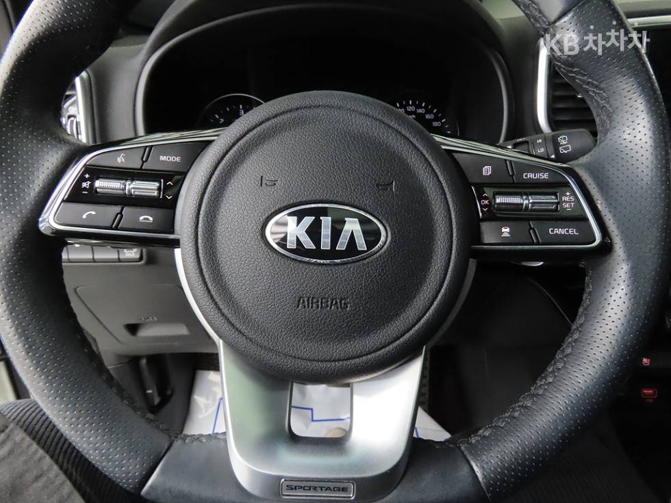 2021 - kia sportage
