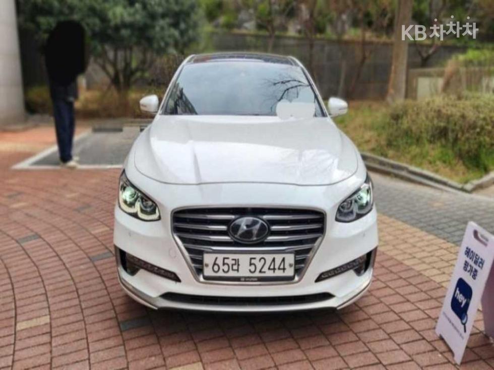 Hyundai 그랜저IG 하이브리드 익스클루시브 스페셜 - фото 1