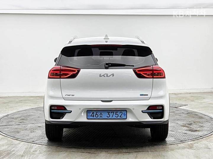 Kia Niro EV Noblesse — фото 4