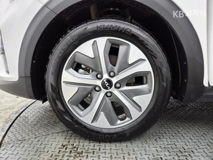 Kia Niro EV Noblesse — фото 5