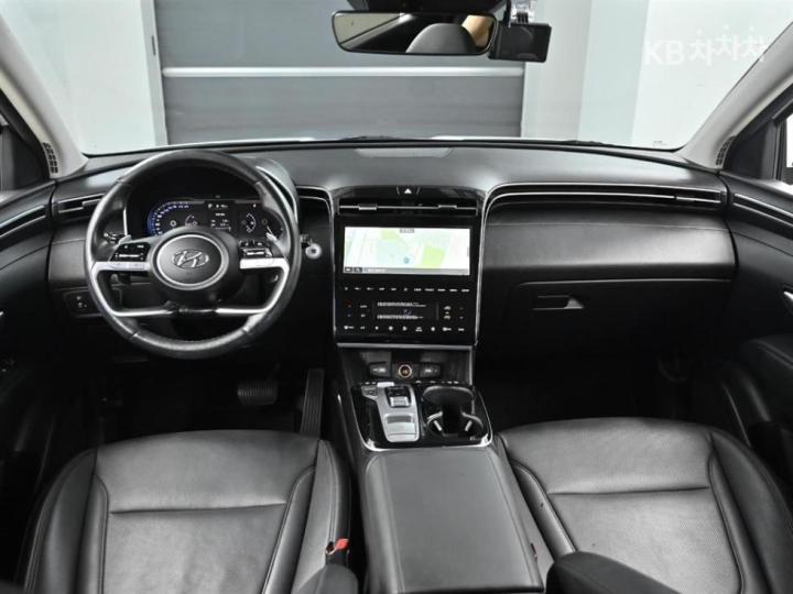Hyundai Tucson The NX4 Diesel 2.0 2WD Premium 8