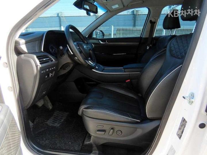 Hyundai Palisade 3.8 Gasoline Prestige 6