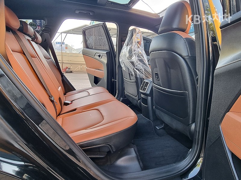 2023 - kia sportage