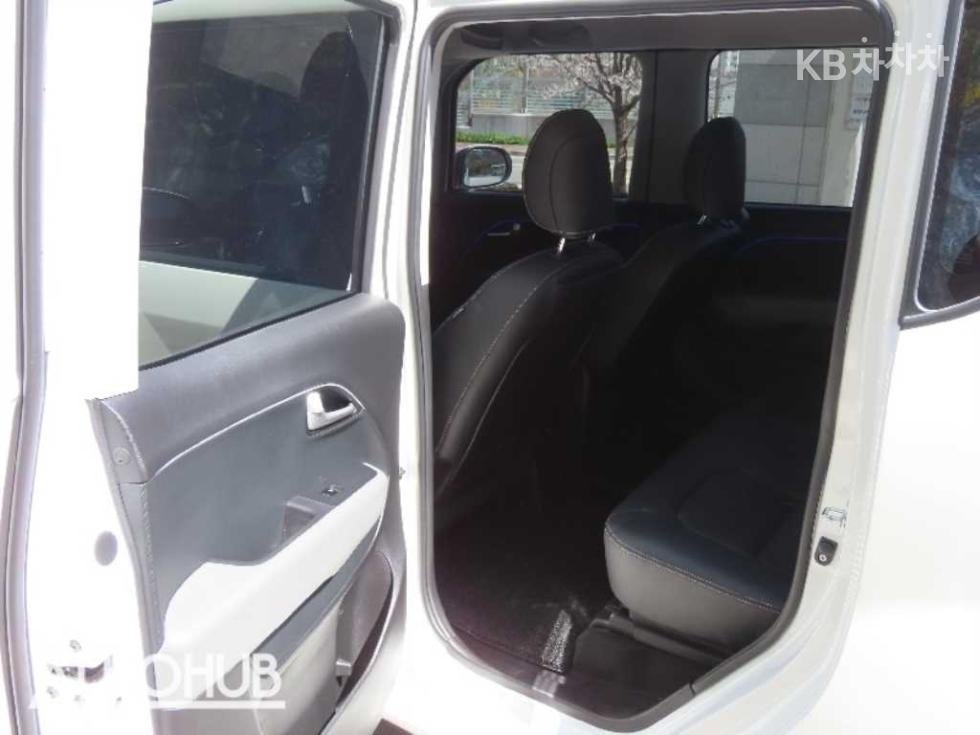 2023 - kia kia