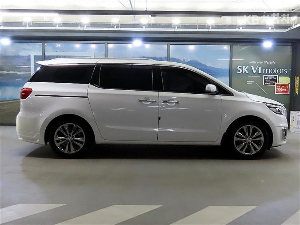 2017 - kia carnival