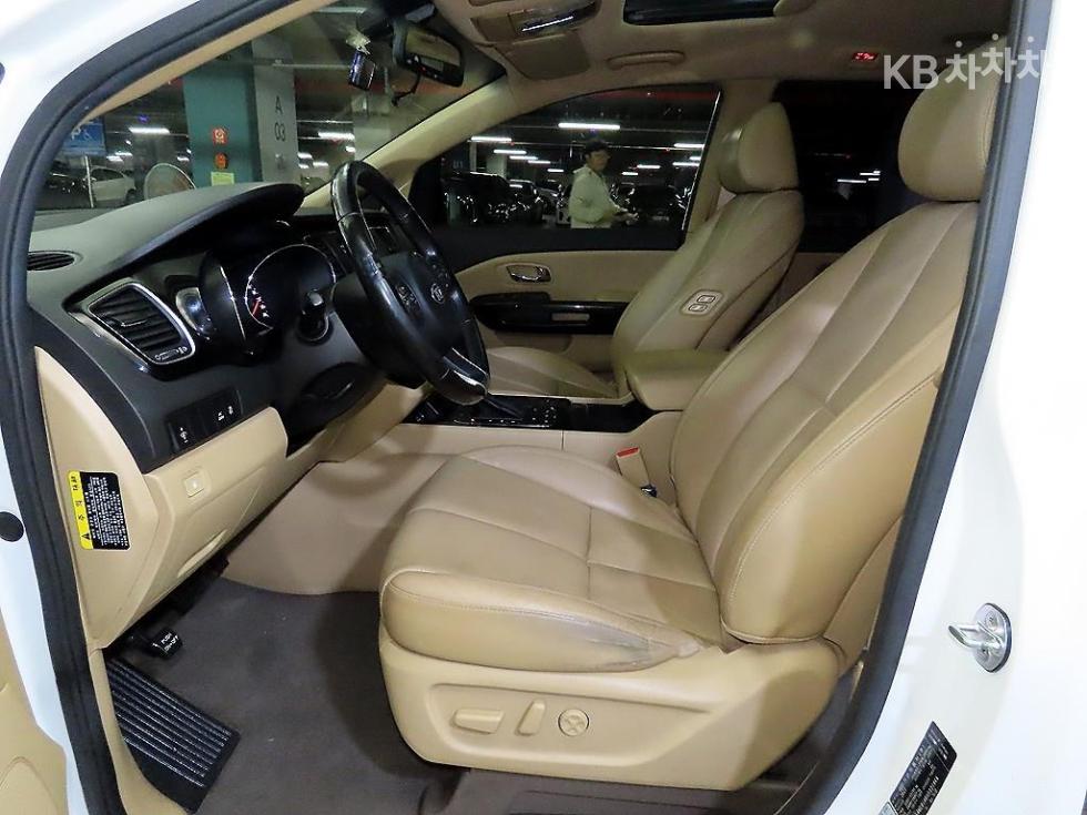 2017 - kia carnival