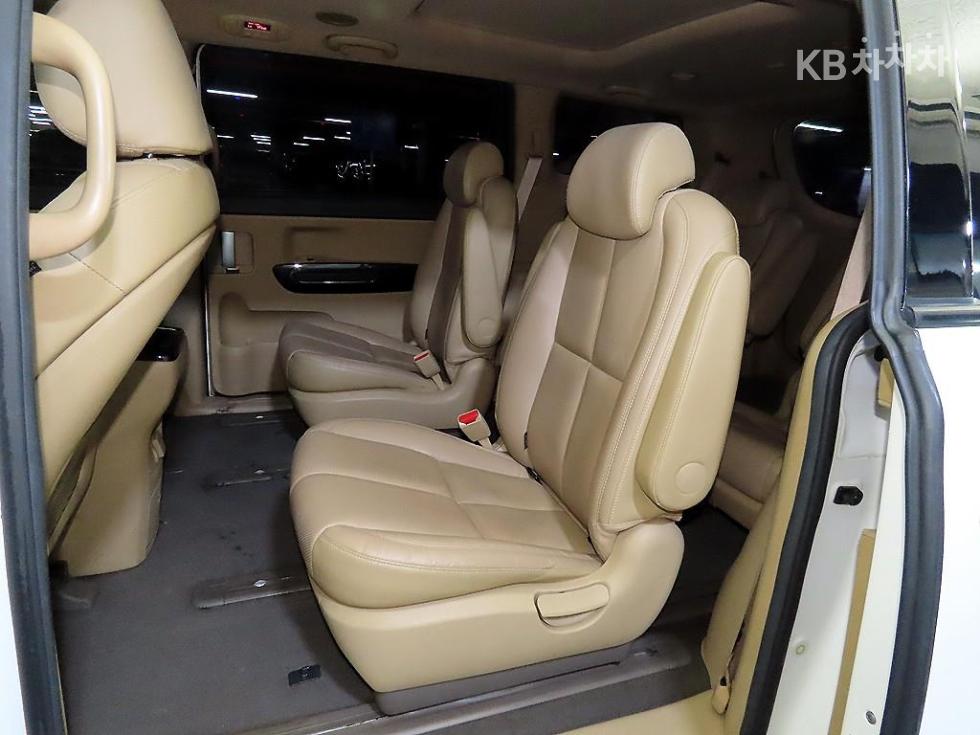 2017 - kia carnival