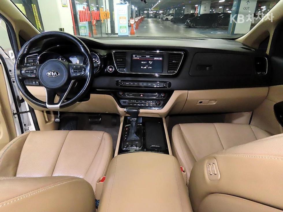 2017 - kia carnival