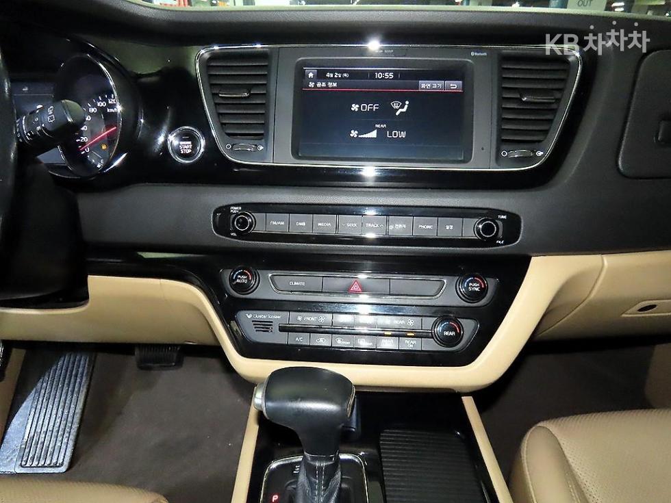 2017 - kia carnival