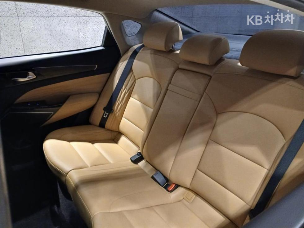 2020 - kia k7