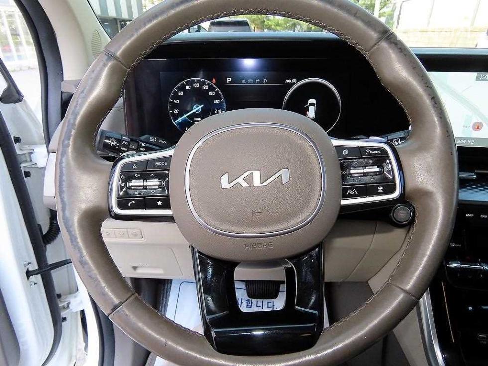 2023 - kia carnival