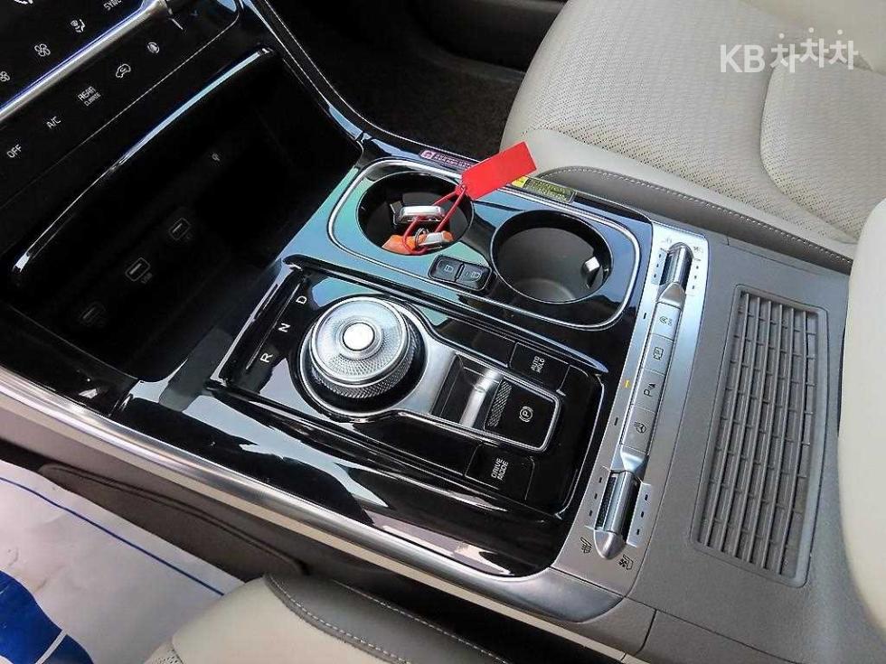 2023 - kia carnival