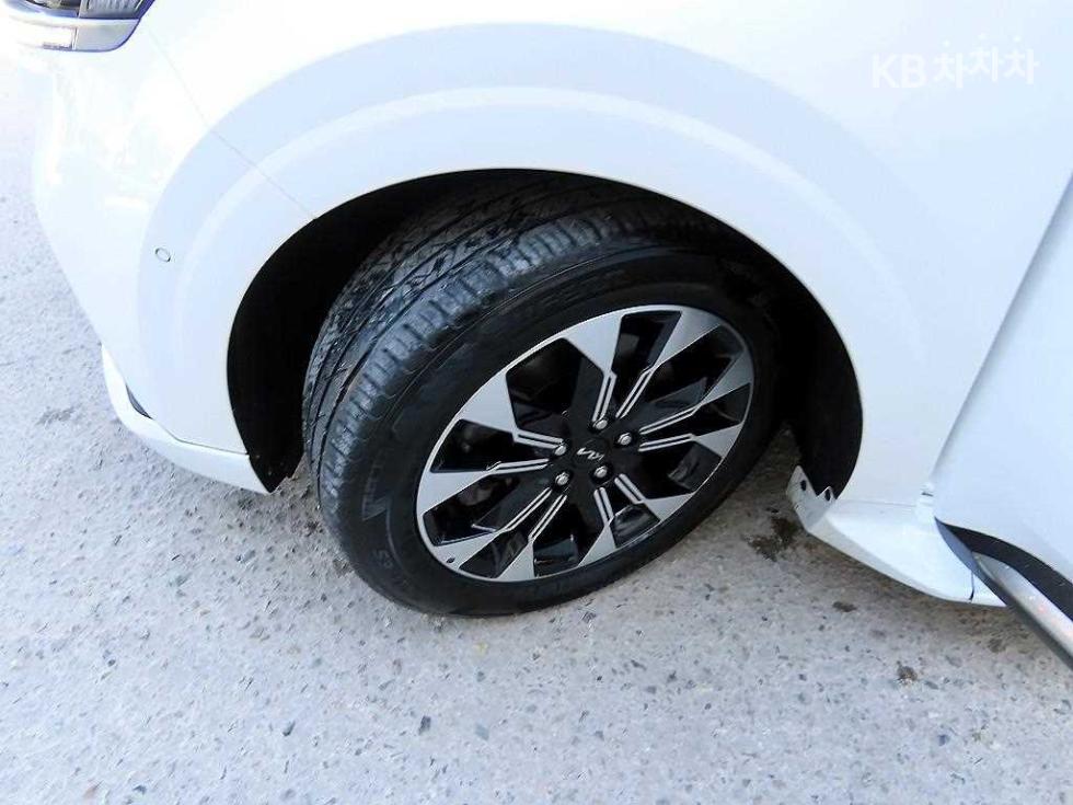 2023 - kia carnival