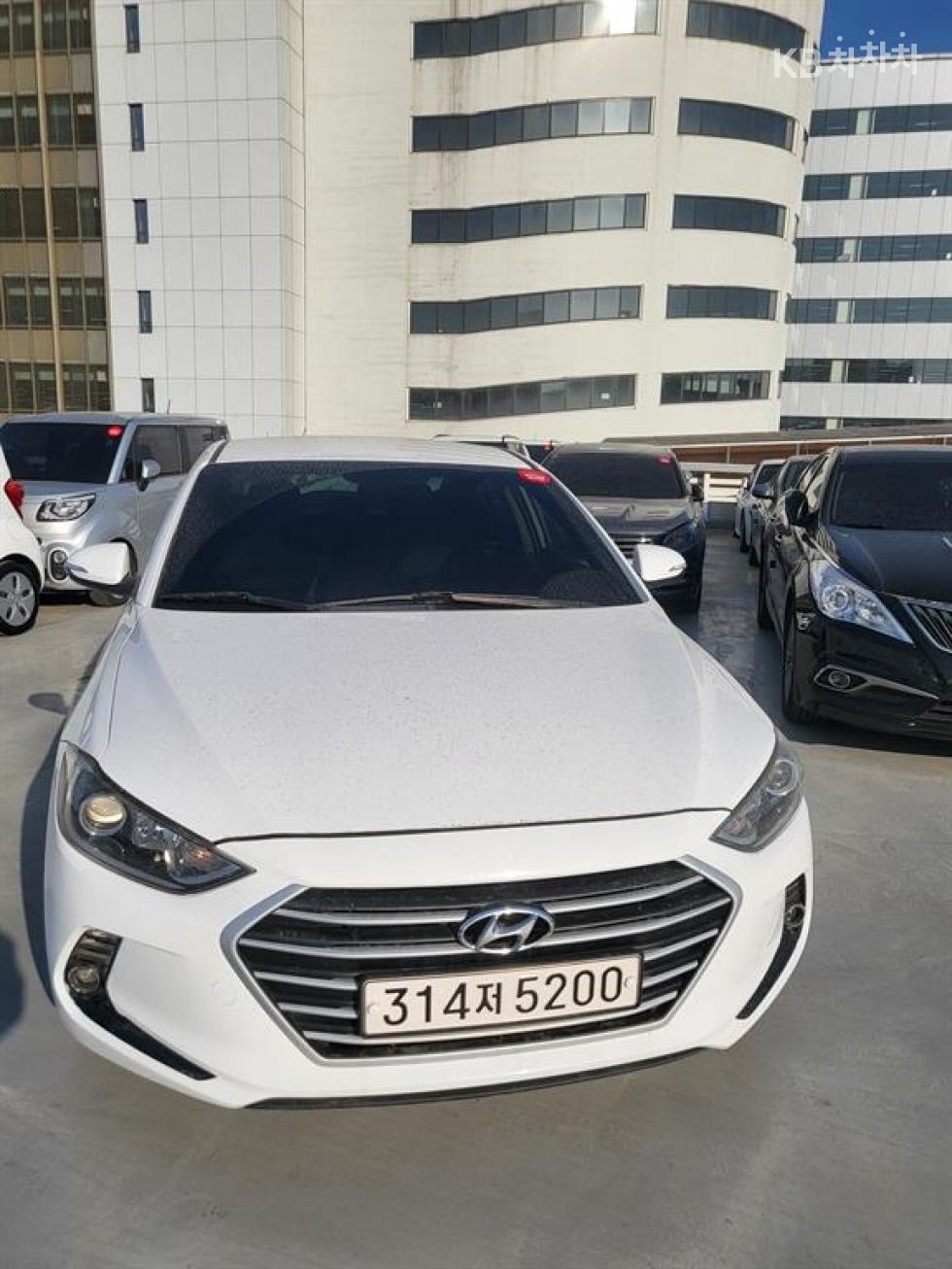 Hyundai Avante 1.6 LPi 렌터카 스타일 — foto 1