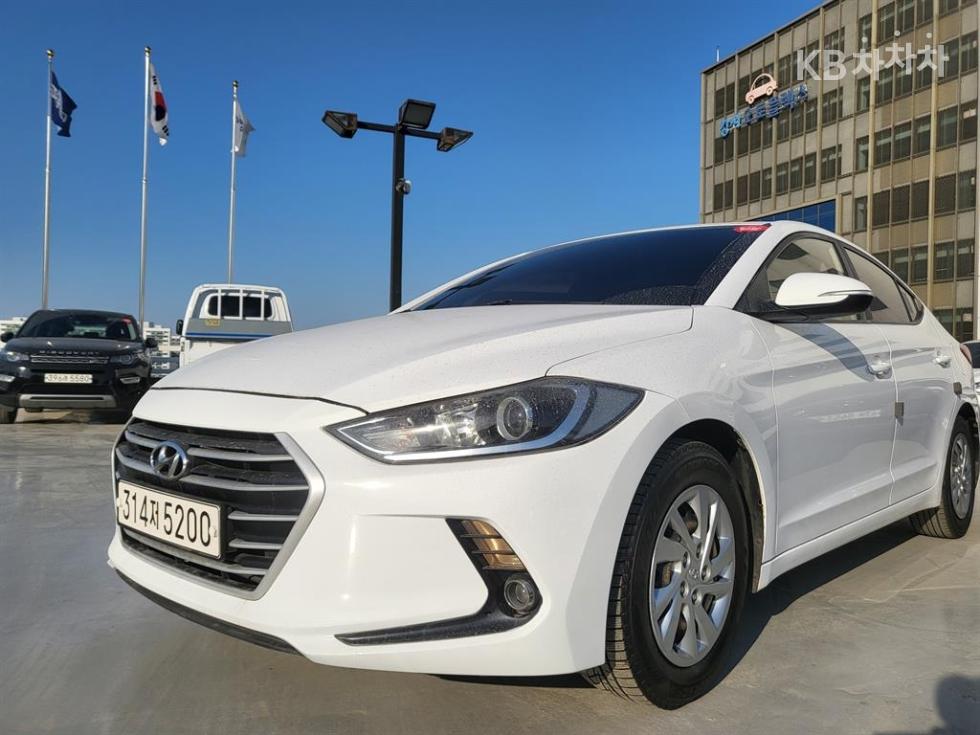 Hyundai Avante — miniaturë 7