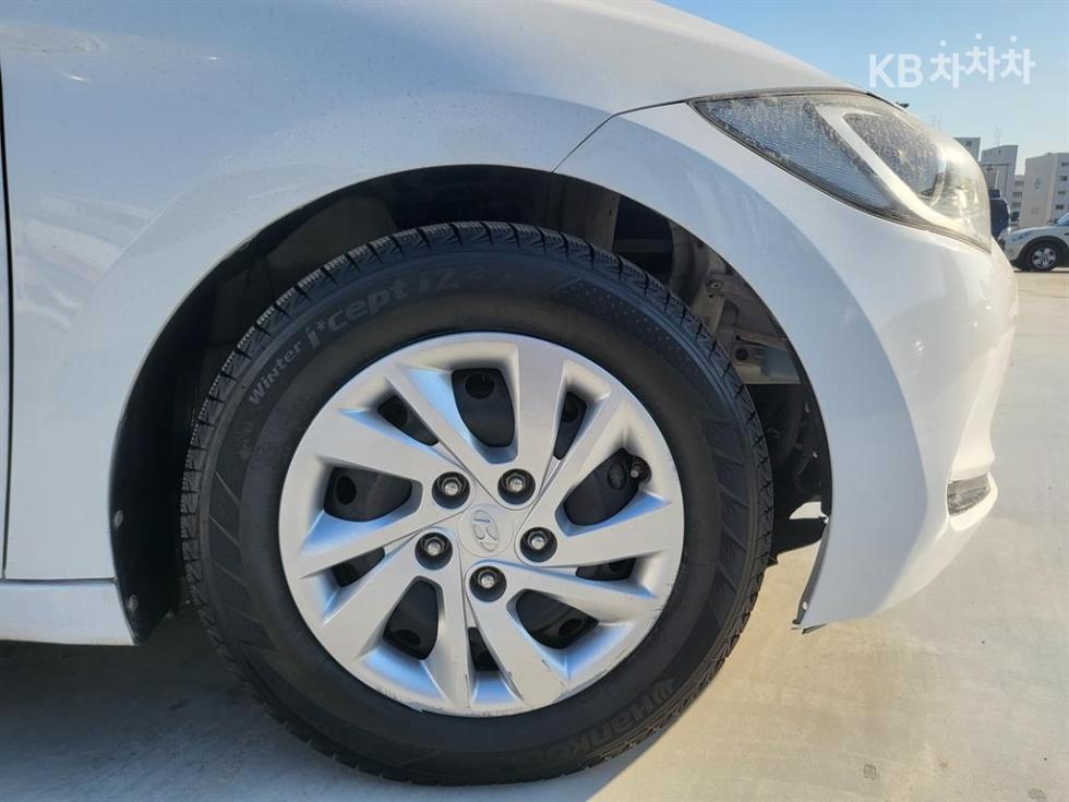 Hyundai Avante — miniaturë 11