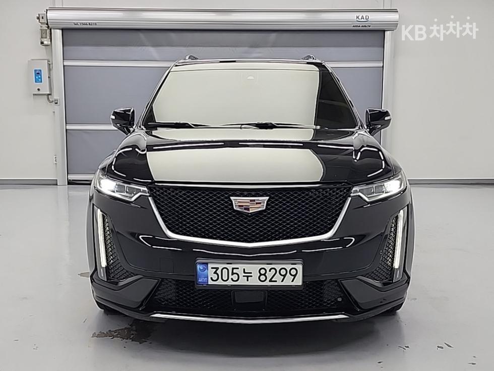 2021 Cadillac XT6 photo