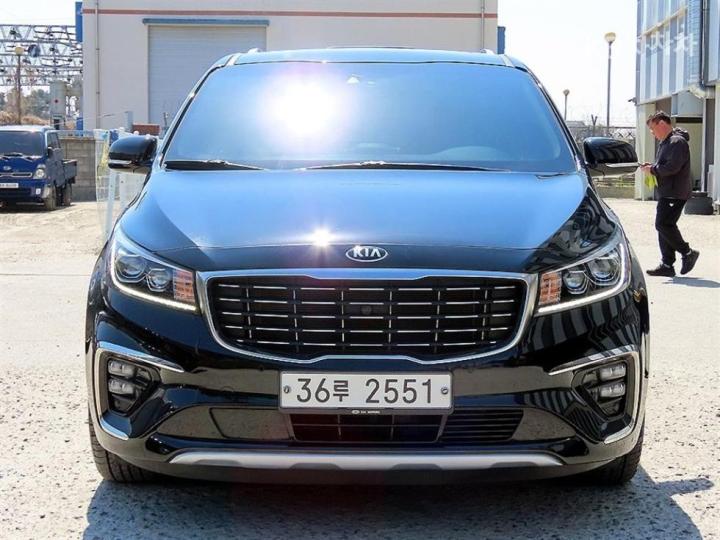 Kia Carnival 3.3 Gasoline Noblesse Special