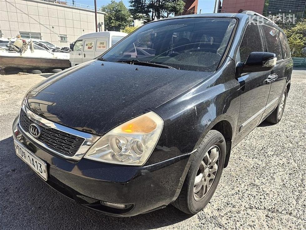 2011 - kia carnival