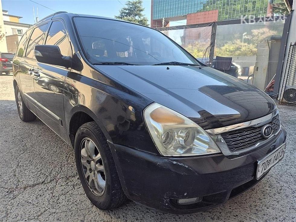 2011 - kia carnival