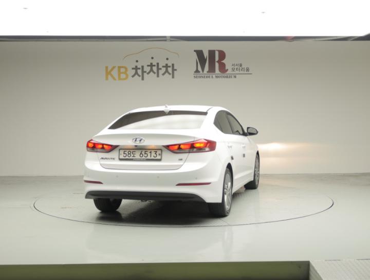 Hyundai Avante AD 1.6 GDi Value Plus 3